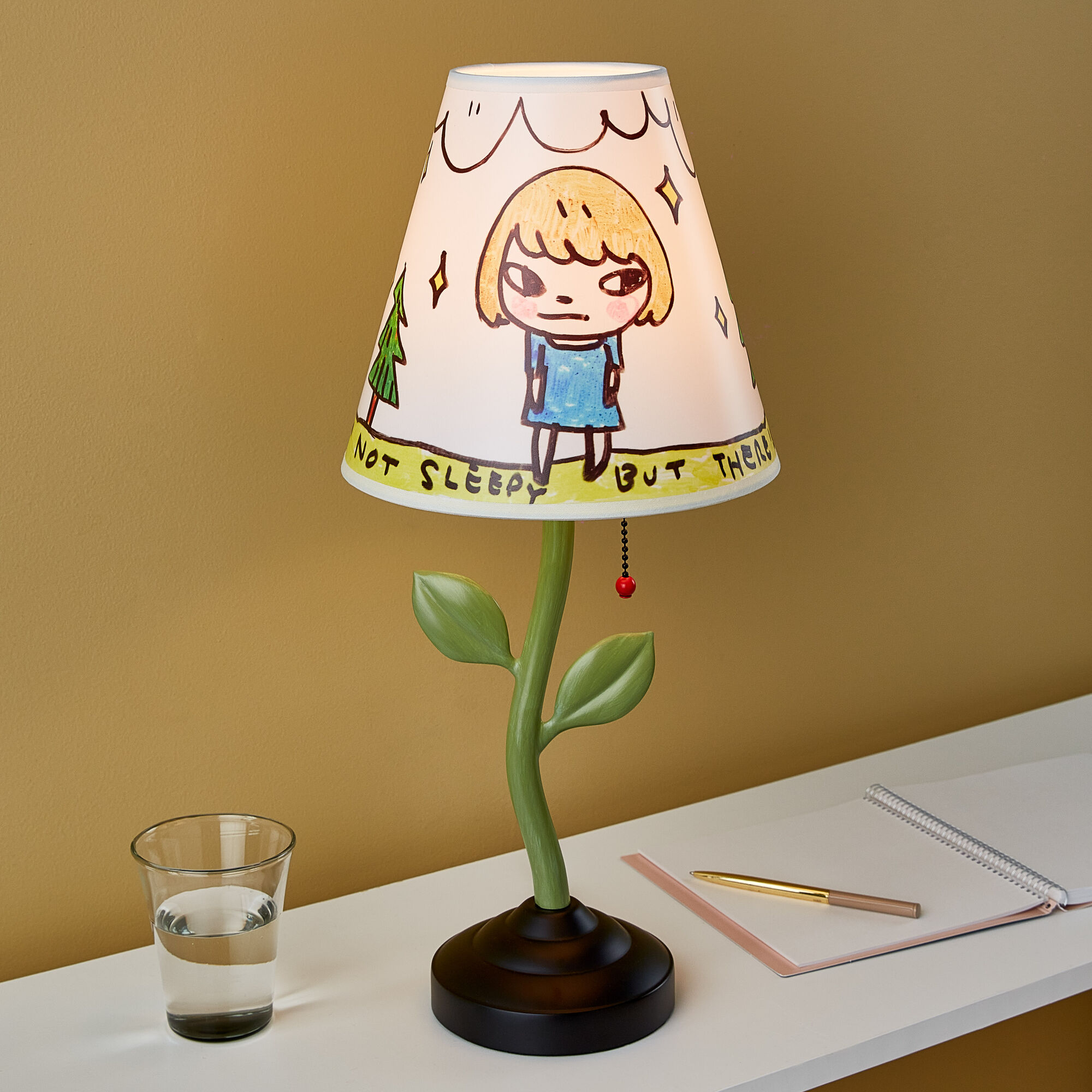 「奈良美智デザインのテーブルランプが発売開始」のアイキャッチ画像